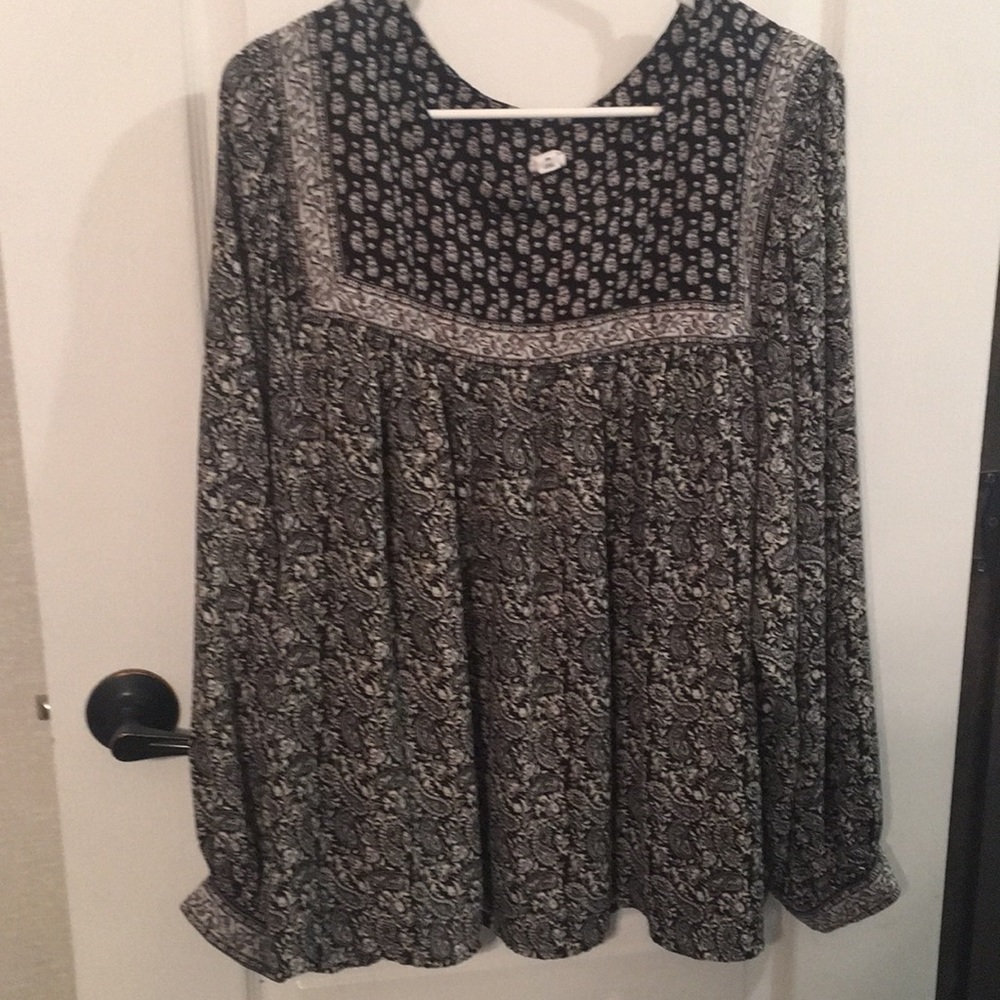 Black and white blouse